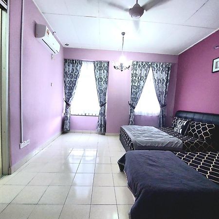 E&A Homestay Klia/ Sepang/ Nilai Exterior photo